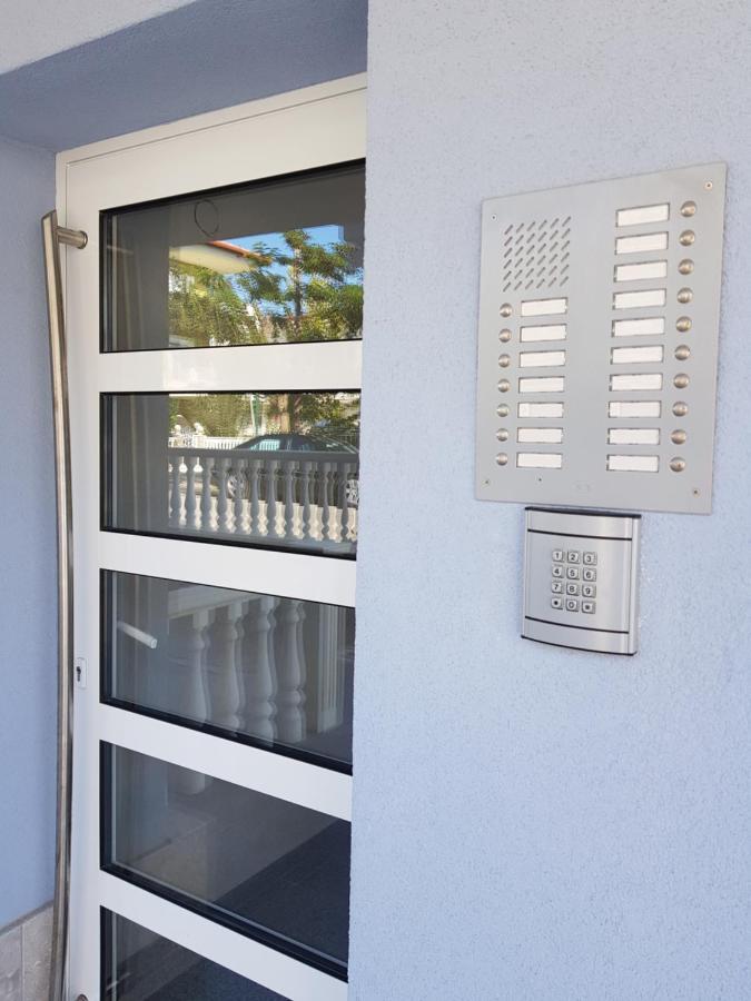 D&B Apartment 3 Paralía エクステリア 写真